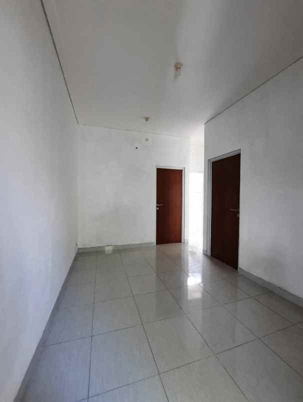 dijual rumah gardens sawangan