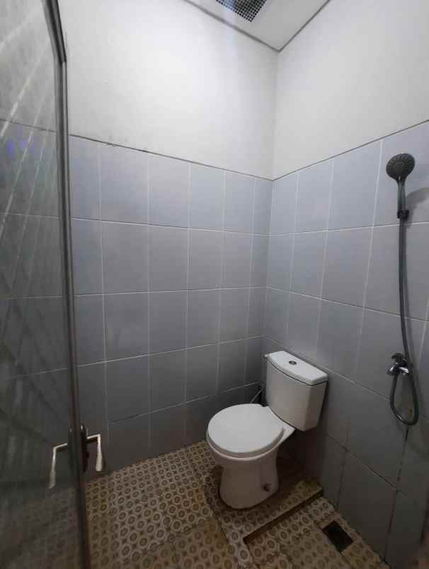 dijual rumah gardens sawangan