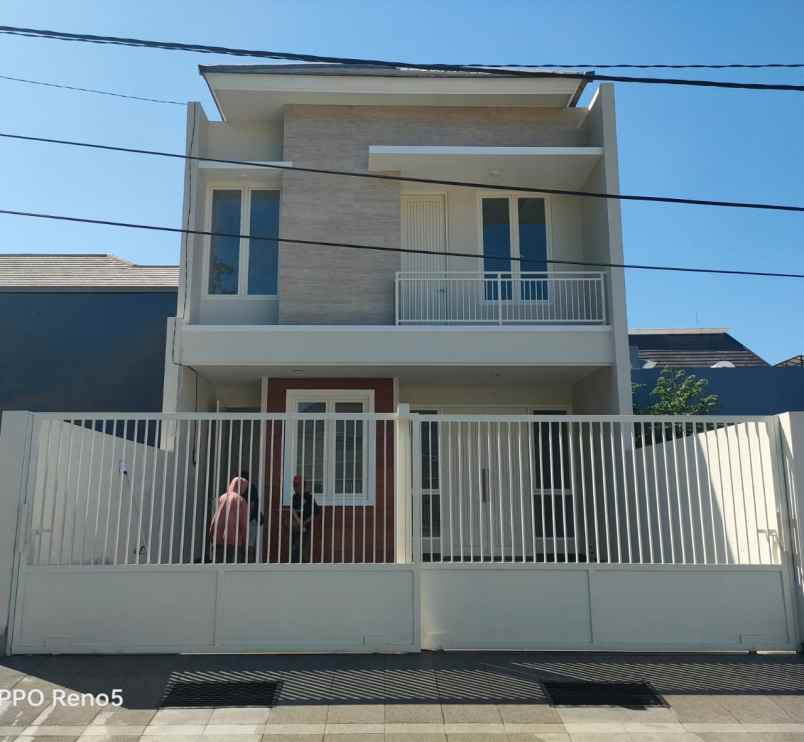 dijual rumah gayung kebonsari surabaya