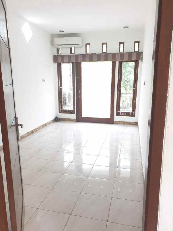 dijual rumah graha raya bintaro