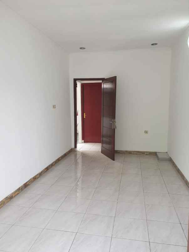 dijual rumah graha raya bintaro