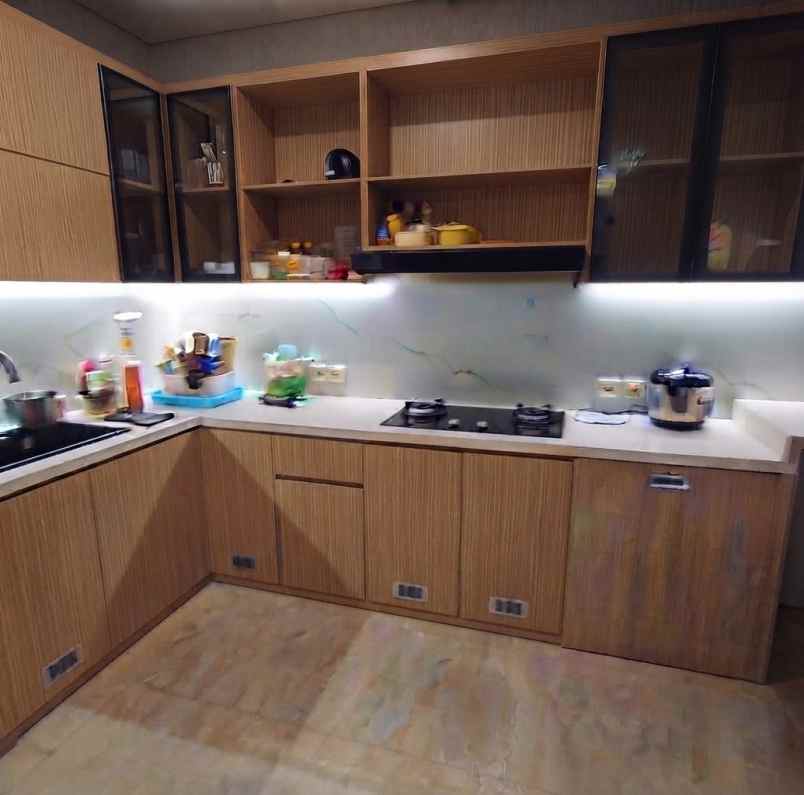 dijual rumah grand pakuwon barat
