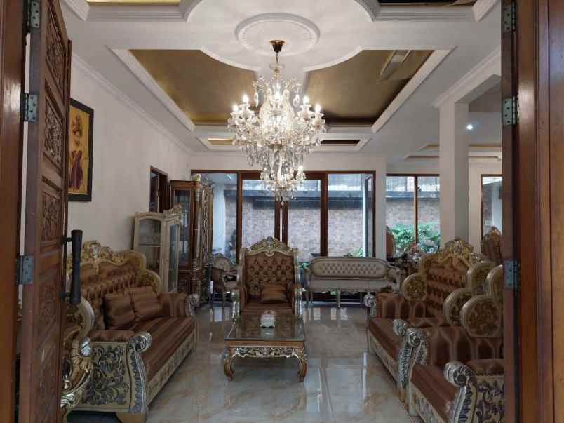 dijual rumah harapan indah cluster