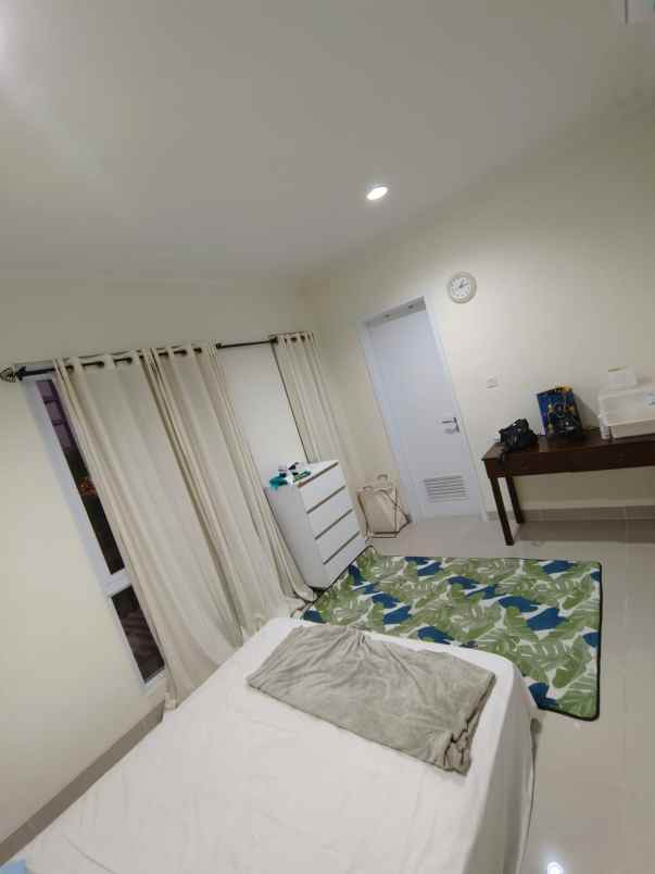 dijual rumah hook di gading serpong