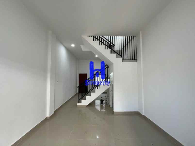 dijual rumah hook di komplek bhayangkara nodigon medan