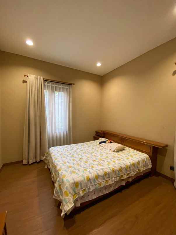 dijual rumah isola kec sukasari kota