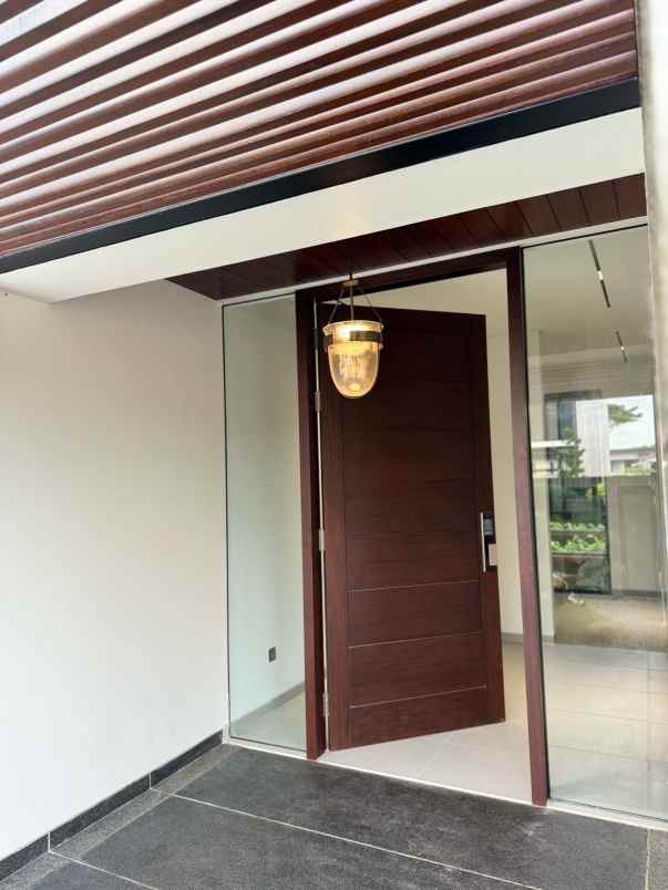 dijual rumah jalan bukit golf internasional