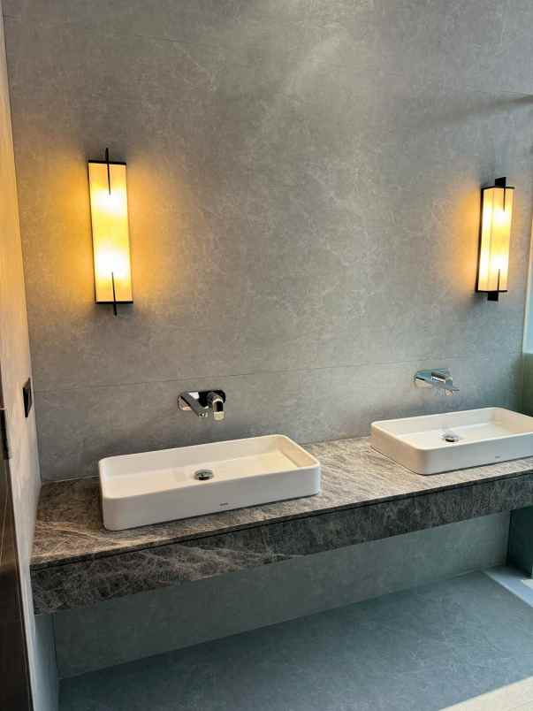 dijual rumah jalan bukit golf internasional