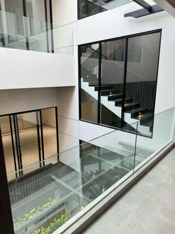 dijual rumah jalan bukit golf internasional