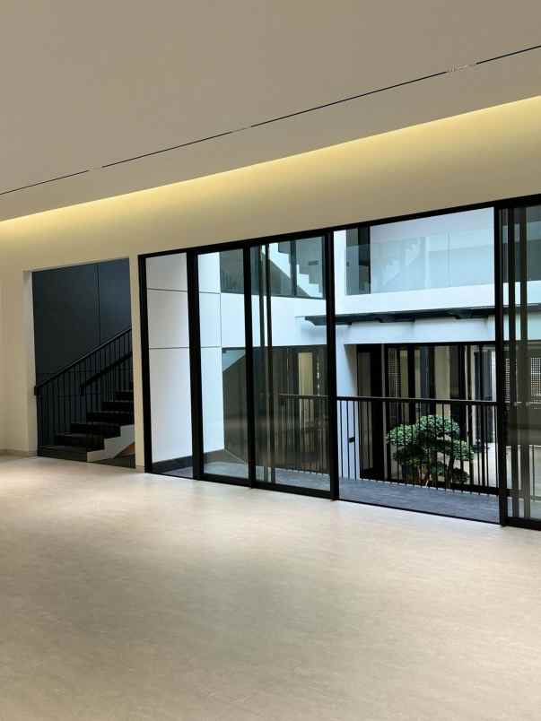 dijual rumah jalan bukit golf internasional