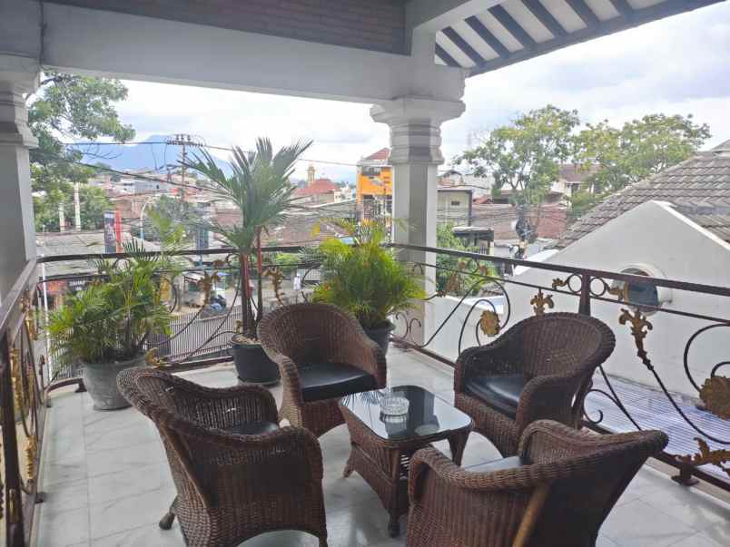 dijual rumah jalan cikutra