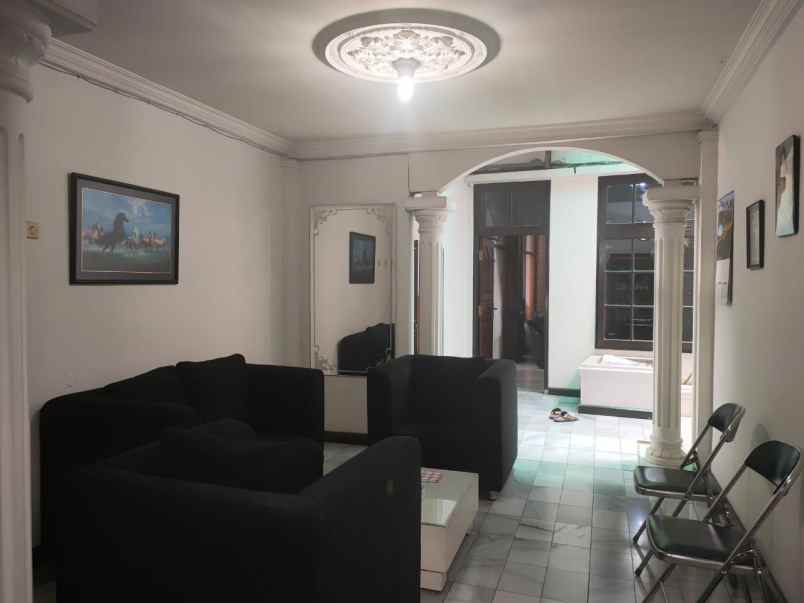 dijual rumah jalan cikutra