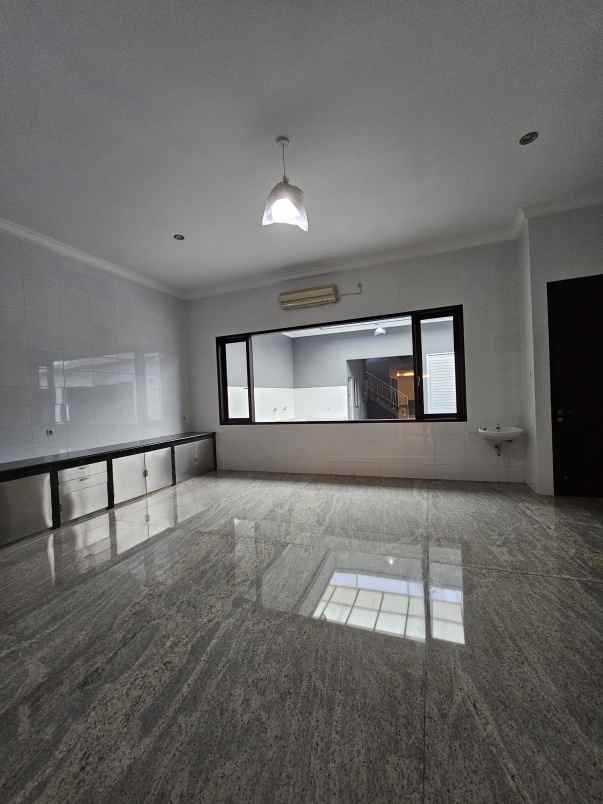 dijual rumah jalan dr ir h soekarno