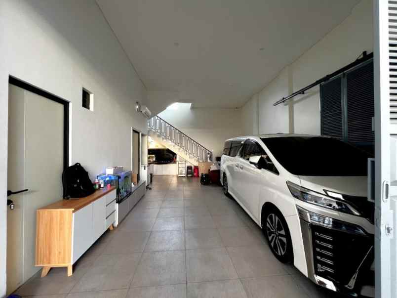 dijual rumah jalan industri gunung