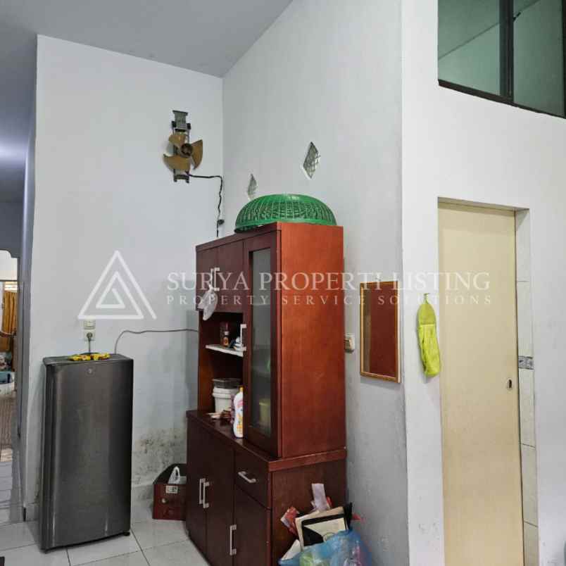 dijual rumah jalan krakatau pasar 3