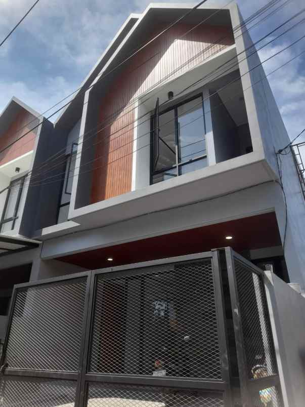 dijual rumah jalan manyar tirtoyoso