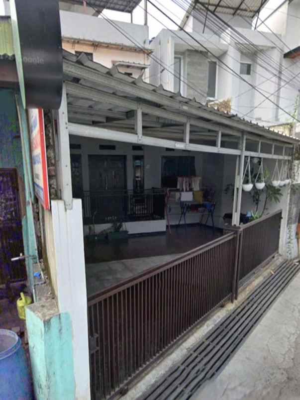 dijual rumah jalan pangarang