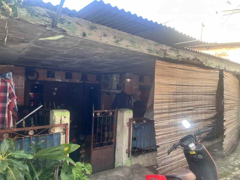 dijual rumah jalan peta utara kel