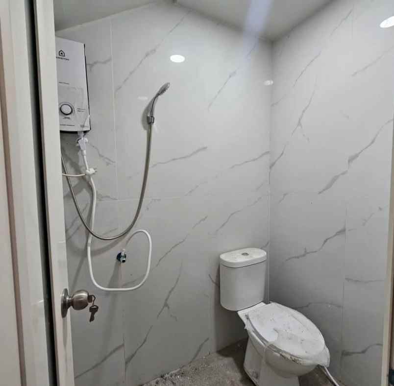 dijual rumah jalan raya ceger belakang