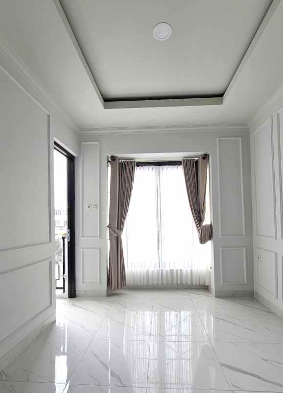 dijual rumah jalan raya ceger belakang