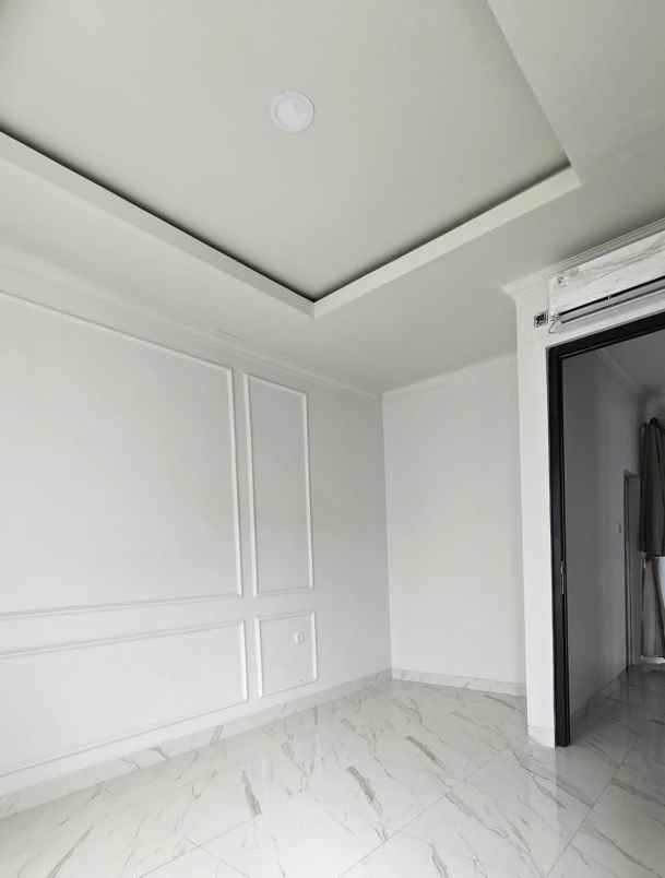 dijual rumah jalan raya ceger belakang