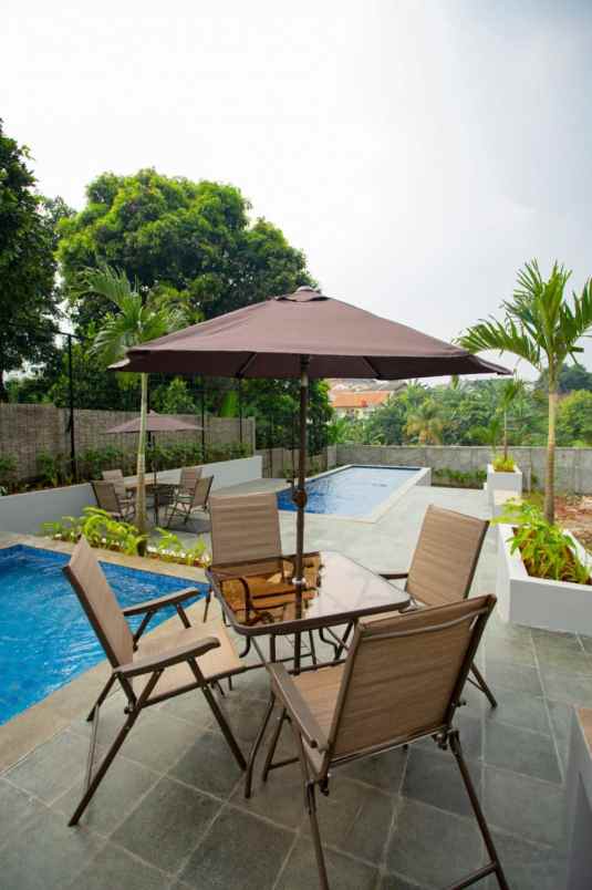dijual rumah jalan raya cikaret cibinong