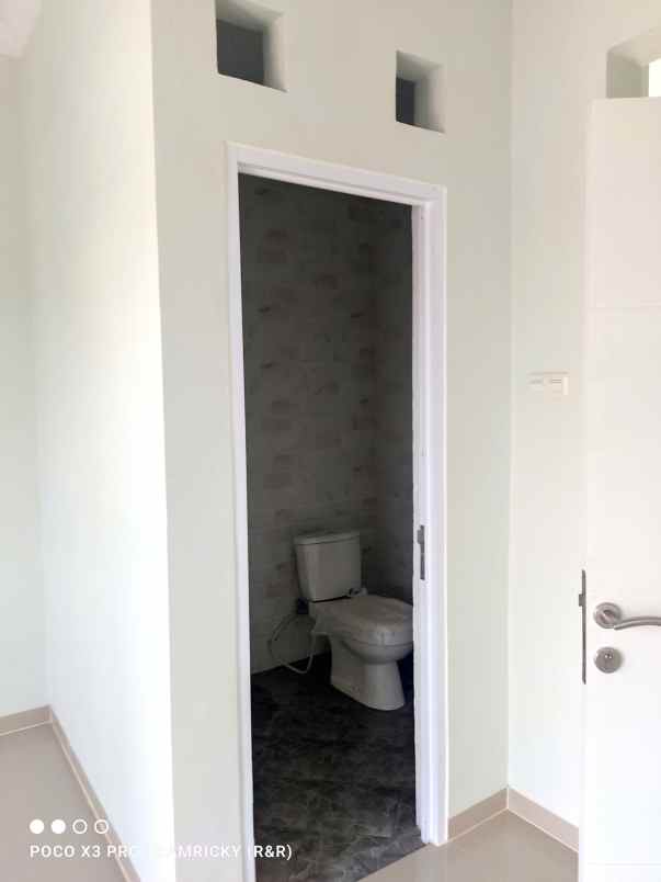 dijual rumah jalan raya hankam jatisampurna