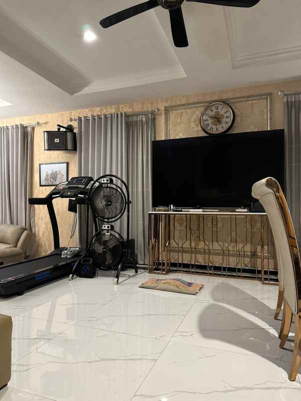 dijual rumah jalan raya hankam no 31