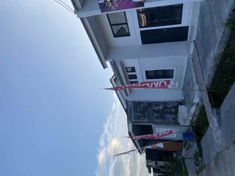 dijual rumah jalan raya megu cisoka
