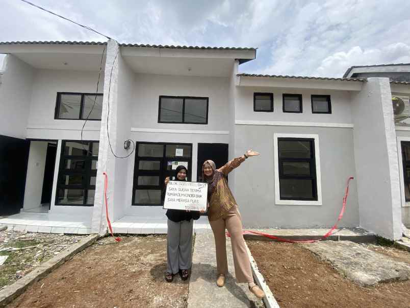 dijual rumah jalan raya megu cisoka