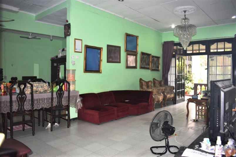 dijual rumah jalan raya penggilingan