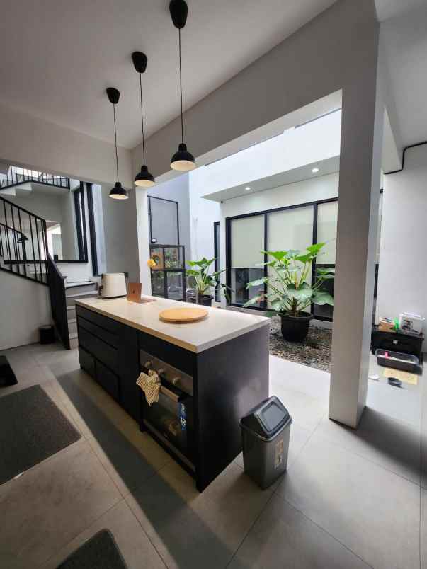 dijual rumah jalan raya pondok labu