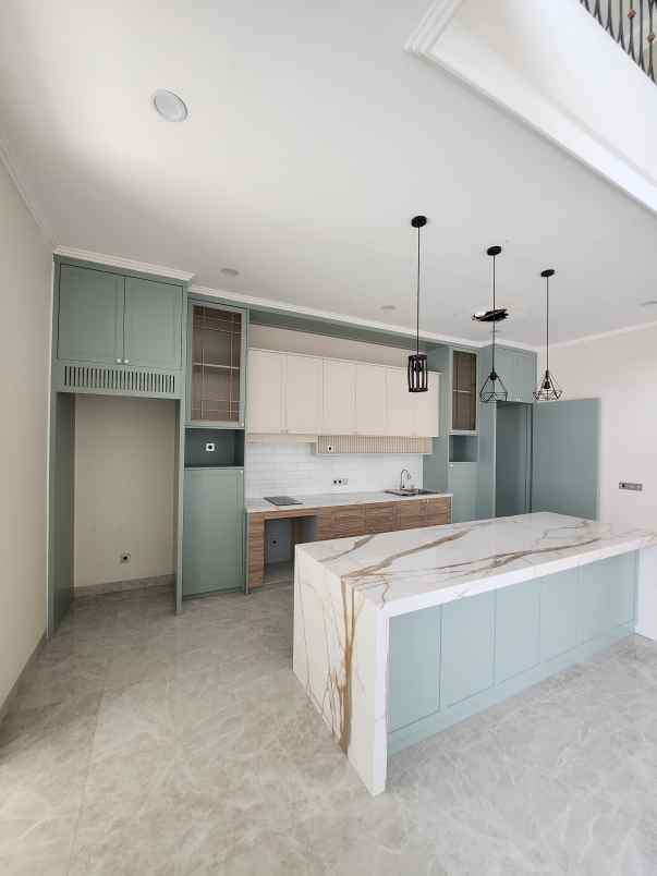 dijual rumah jalan royal residence