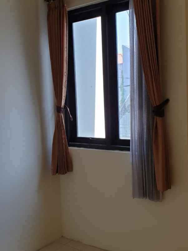 dijual rumah jambangan