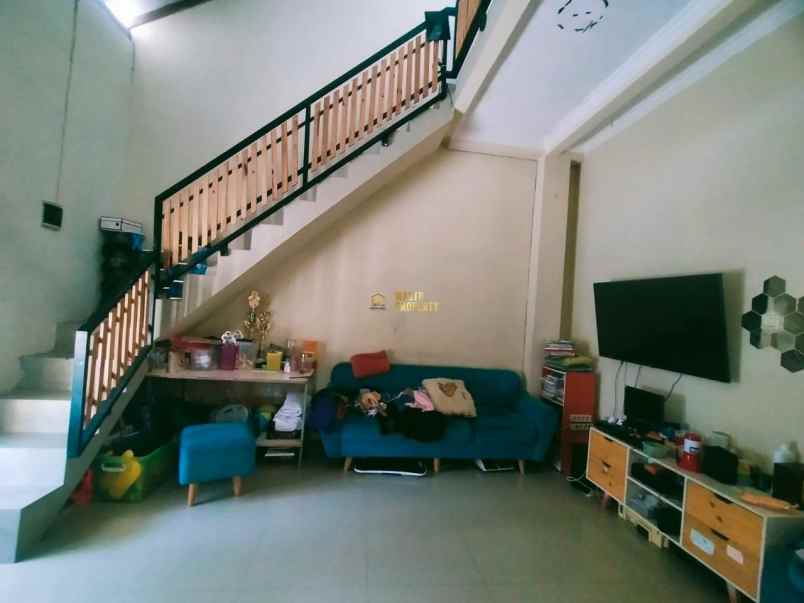 dijual rumah jambidan