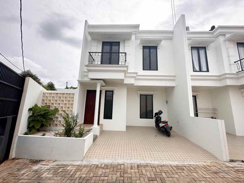 dijual rumah jatibening