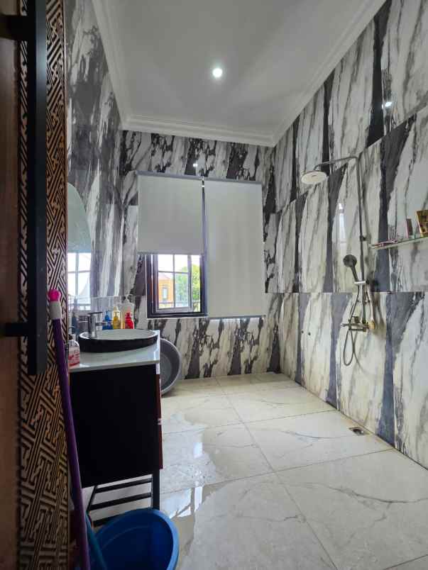 dijual rumah jatiwarna bekasi