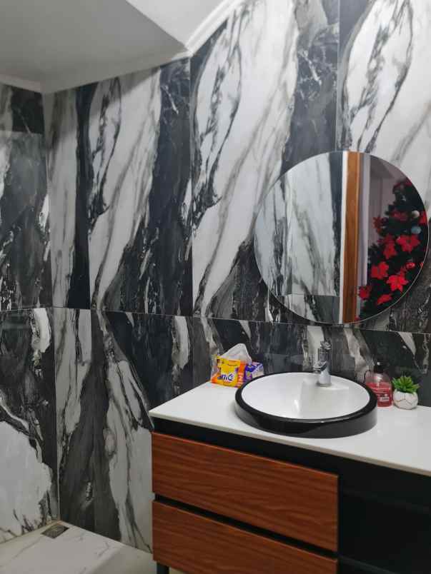 dijual rumah jatiwarna bekasi