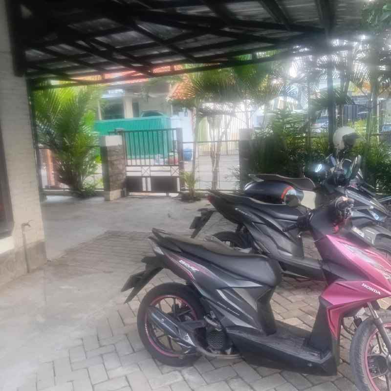 dijual rumah jemursari