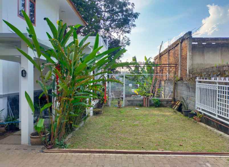 dijual rumah ji dipalaya ciwaruga kec