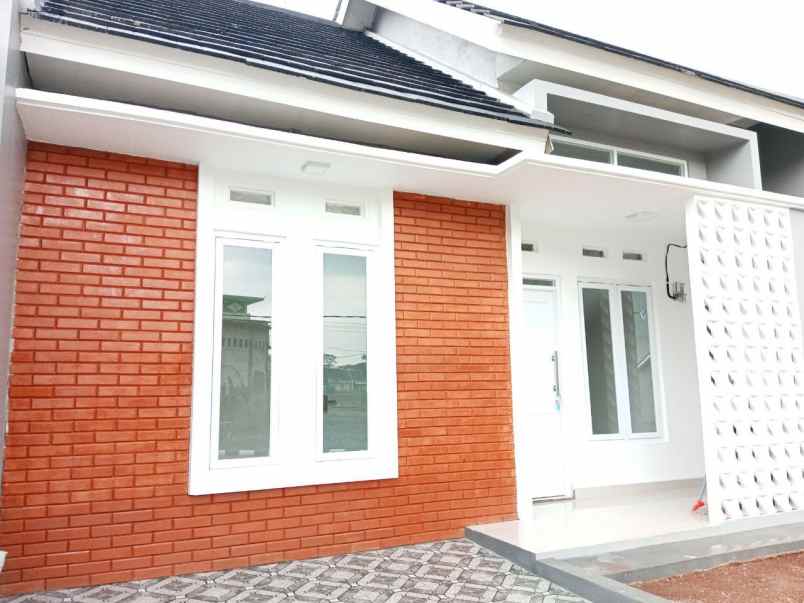 dijual rumah jl alternatif bukit indah