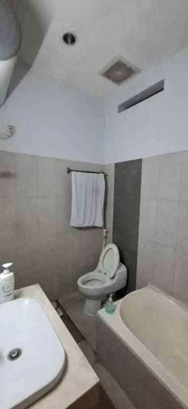 dijual rumah jl balai pustaka