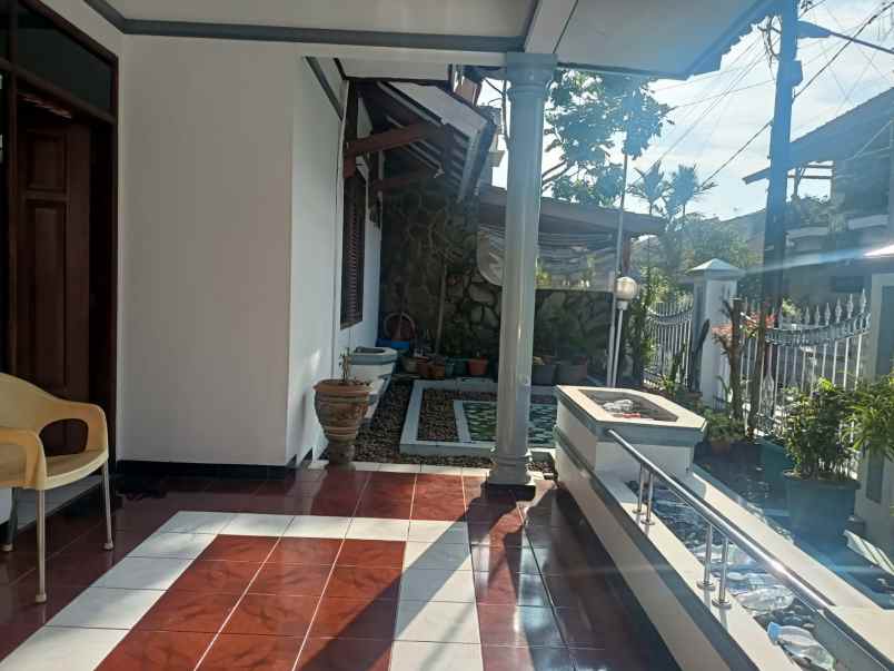 dijual rumah jl batu indah buahbatu