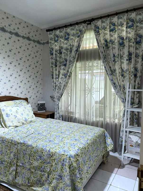 dijual rumah jl batununggal indah