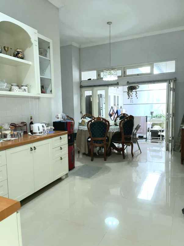 dijual rumah jl batununggal indah