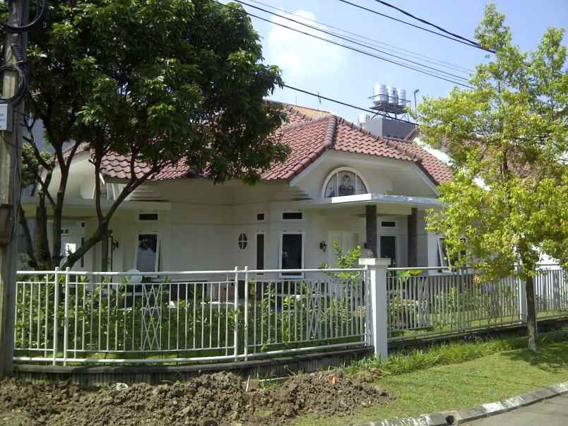 dijual rumah jl batununggal indah