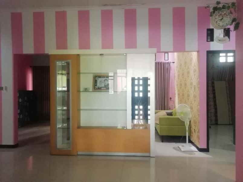 dijual rumah jl baturraden