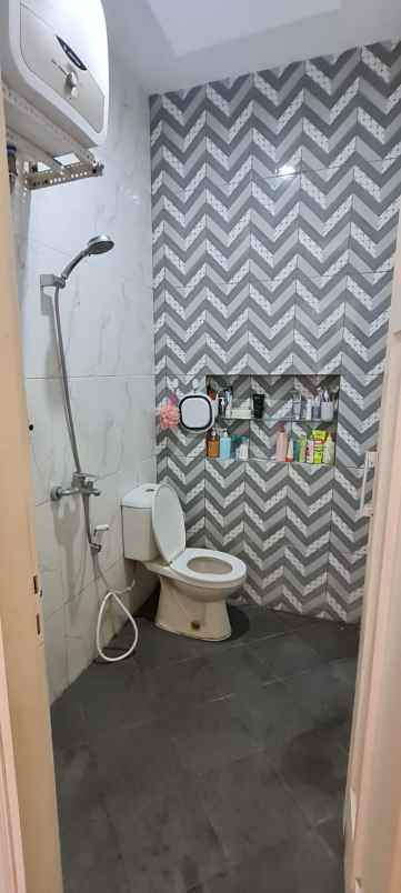 dijual rumah jl bawean malang