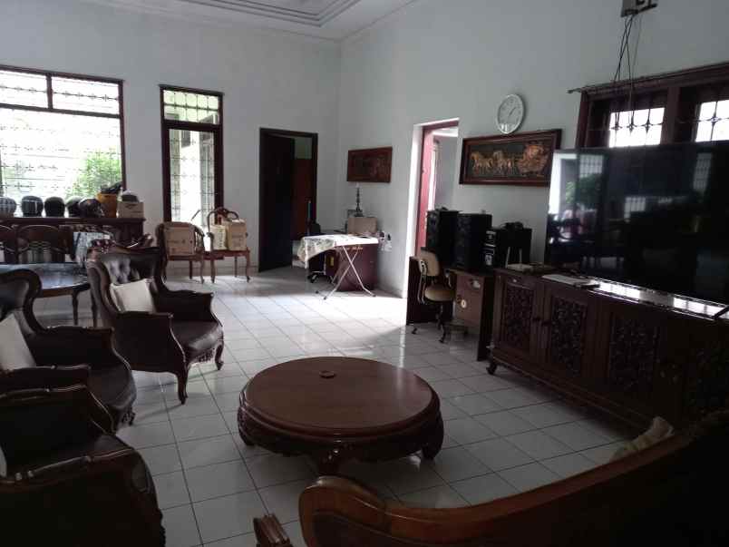 dijual rumah jl bengawan cihapit