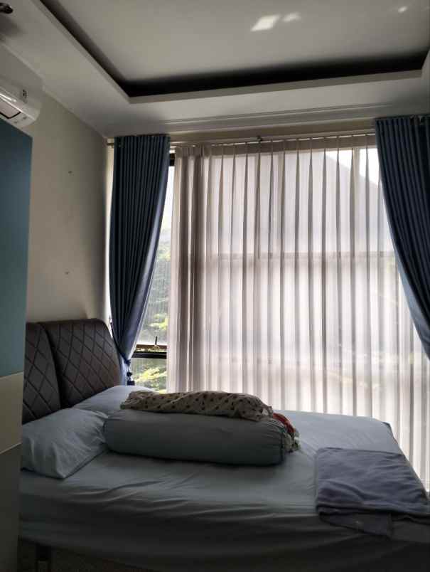 dijual rumah jl dr ratna